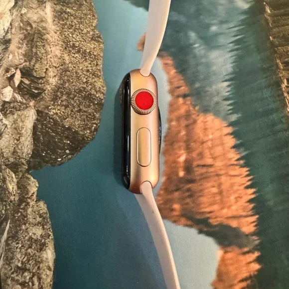 Apple series 3 Smartwatch with Pink Band - Picture 5 of 8